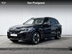 M carbonschwarz metallic (416) (zwart metallic) Gebruikt 2024 BMW iX3 Executive SUV | € 56.900 (Eerlijke prijs)