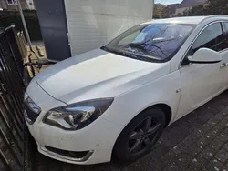Wit Gebruikt 2016 Opel Insignia Sport Stationwagen | € 6.500 (Eerlijke prijs)