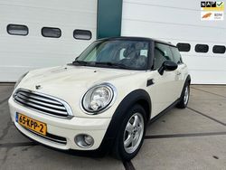 Wit Gebruikt 2010 Mini Cooper Business Hatchback | € 5.925 (Eerlijke prijs)