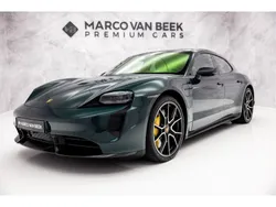 Groen Gebruikt 2023 Porsche Taycan Sport Turismo Sedan | € 119.850