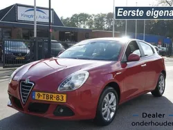 Rood Gebruikt 2013 Alfa Romeo Giulietta Distinctive Hatchback | € 8.950 (Goede deal)