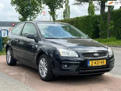 Zwart Gebruikt 2007 Ford Focus Sport Hatchback | € 2.750 (Eerlijke prijs)