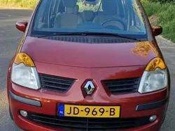 Rood Gebruikt 2006 Renault Modus MPV | € 800 (Super prijs)