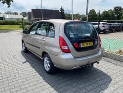 Beige Gebruikt 2002 Suzuki Liana Hatchback | € 1.299 (Eerlijke prijs)
