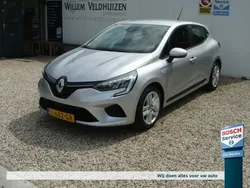 Grijs, metallic lak Gebruikt 2021 Renault Clio V Zen Hatchback | € 11.980 (Goede deal)