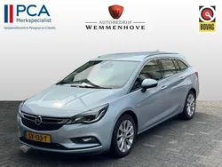 Grijs, metallic lak Gebruikt 2017 Opel Astra Innovation Stationwagen | € 10.450 (Eerlijke prijs)
