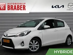 Wit Gebruikt 2012 Toyota Yaris Hybrid Hatchback | € 13.995