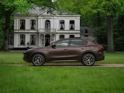 Bruin Gebruikt 2022 Maserati Grecale GT SUV | € 64.500