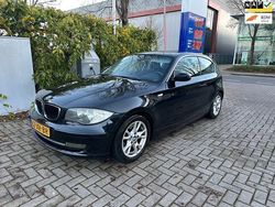 Zwart Gebruikt 2007 BMW 118 Hatchback | € 2.250 (Eerlijke prijs)