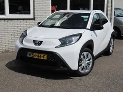Wit Gebruikt 2024 Toyota Aygo Play Hatchback | € 17.900 (Eerlijke prijs)