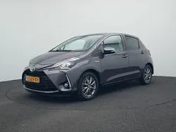 Grijs metallic Gebruikt 2020 Toyota Yaris Hatchback | € 17.880 (Eerlijke prijs)