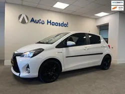 Wit Gebruikt 2015 Toyota Yaris Hatchback | € 12.890 (Eerlijke prijs)