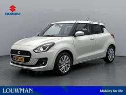 Wit, metallic lak Gebruikt 2021 Suzuki Swift Hatchback | € 17.245 (Eerlijke prijs)