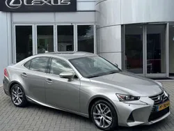 Grijs Gebruikt 2017 Lexus IS300h Business Edition Sedan | € 21.900 (Eerlijke prijs)