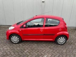 Rood Gebruikt 2008 Peugeot 107 Hatchback | € 1.450 (Goede deal)