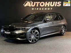 Grijs Gebruikt 2021 BMW 330 Executive Stationwagen | € 40.940 (Iets duurder)