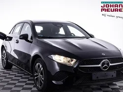 Zwart, metallic lak Gebruikt 2023 Mercedes A250 Business Hatchback | € 29.900 (Super prijs)