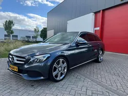 Grijs, metallic lak Gebruikt 2015 Mercedes C350e Stationwagen | € 15.995 (Eerlijke prijs)