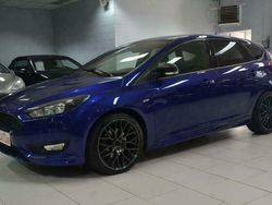 Blauw Gebruikt 2017 Ford Focus ST-Line Sedan | € 13.990 (Iets duurder)