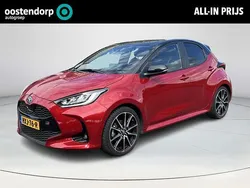 Rood Gebruikt 2023 Toyota Yaris Sport Hatchback | € 25.990 (Eerlijke prijs)