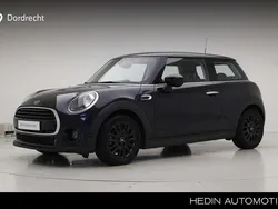 Blauw, metallic lak Gebruikt 2020 Mini Cooper Hatchback | € 18.495 (Iets duurder)