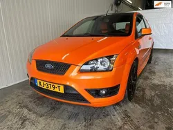 Oranje Gebruikt 2006 Ford Focus ST Hatchback | € 6.750 (Goede deal)