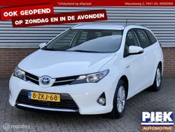 Wit Gebruikt 2015 Toyota Auris Hatchback | € 9.999 (Goede deal)