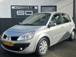 Grijs Gebruikt 2007 Renault Scénic II MPV | € 945 (Goede deal)