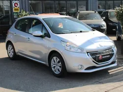 Grijs Gebruikt 2013 Peugeot 208 Envy Hatchback | € 7.950 (Iets duurder)