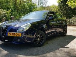Blauw Gebruikt 2010 Alfa Romeo Giulietta Hatchback | € 5.475 (Eerlijke prijs)