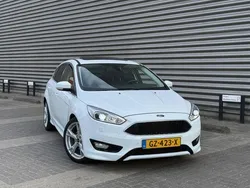 Wit Gebruikt 2015 Ford Focus ST-Line Hatchback | € 10.495 (Eerlijke prijs)