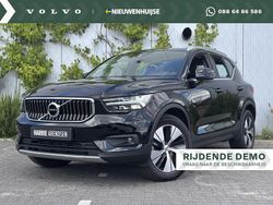 Zwart Gebruikt 2022 Volvo XC40 Core SUV | € 35.399 (Eerlijke prijs)