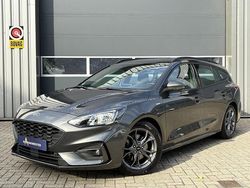 Grijs Gebruikt 2018 Ford Focus ST-Line Stationwagen | € 19.450 (Eerlijke prijs)