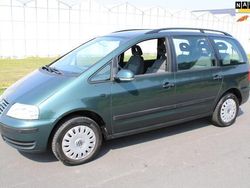 Groen Gebruikt 2007 VW Sharan Trendline MPV | € 3.900
