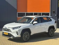 Wit Gebruikt 2024 Toyota RAV4 Hybrid Active SUV | € 41.900 (Eerlijke prijs)