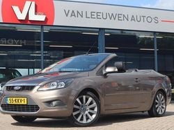 Bruin, metallic lak Gebruikt 2010 Ford Focus Cabriolet Trend Cabriolet | € 3.448 (Super prijs)