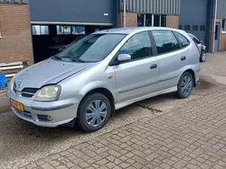Grijs Gebruikt 2003 Nissan Almera Tino Tekna MPV | € 1.200 (Eerlijke prijs)