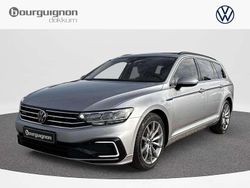 Zilver Gebruikt 2022 VW Passat Business Stationwagen | € 22.250 (Goede deal)