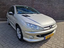 Grijs Gebruikt 2005 Peugeot 206 Hatchback | € 2.495 (Eerlijke prijs)