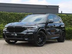 Zwart Gebruikt 2020 BMW X5 M Sport SUV | € 52.950 (Eerlijke prijs)