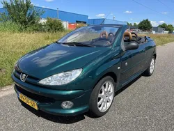 Groen Gebruikt 2002 Peugeot 206 CC Roland Garros Cabriolet | € 1.250 (Goede deal)