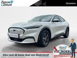 Star white (licht wit) Gebruikt 2023 Ford Mustang Mach-E SUV | € 35.740 (Eerlijke prijs)