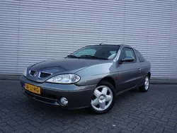 Grijs Gebruikt 2002 Renault Mégane Coupé Sportway Coupé | € 1.450