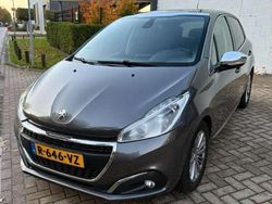 Grijs Gebruikt 2019 Peugeot 208 Allure Hatchback | € 7.499 (Super prijs)