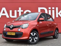 Rood, metallic lak Gebruikt 2015 Renault Twingo Expression Hatchback | € 5.999 (Eerlijke prijs)