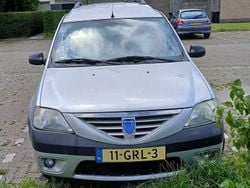 Zilver Gebruikt 2008 Dacia Logan Lauréate Sedan | € 2.499