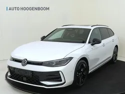 Wit Nieuw 2024 VW Passat R-line Edition Stationwagen | € 56.110 (Duur)