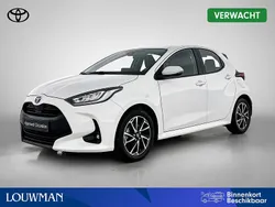Wit Gebruikt 2023 Toyota Yaris Hybrid Business Edition Hatchback | € 21.950 (Eerlijke prijs)