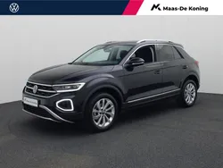 Zwart, metallic lak Gebruikt 2024 VW T-Roc Style SUV | € 33.880 (Eerlijke prijs)