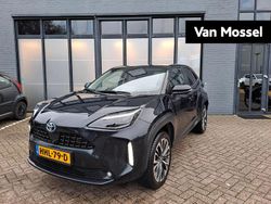 Zwart Gebruikt 2023 Toyota Yaris Cross SUV | € 28.900 (Eerlijke prijs)